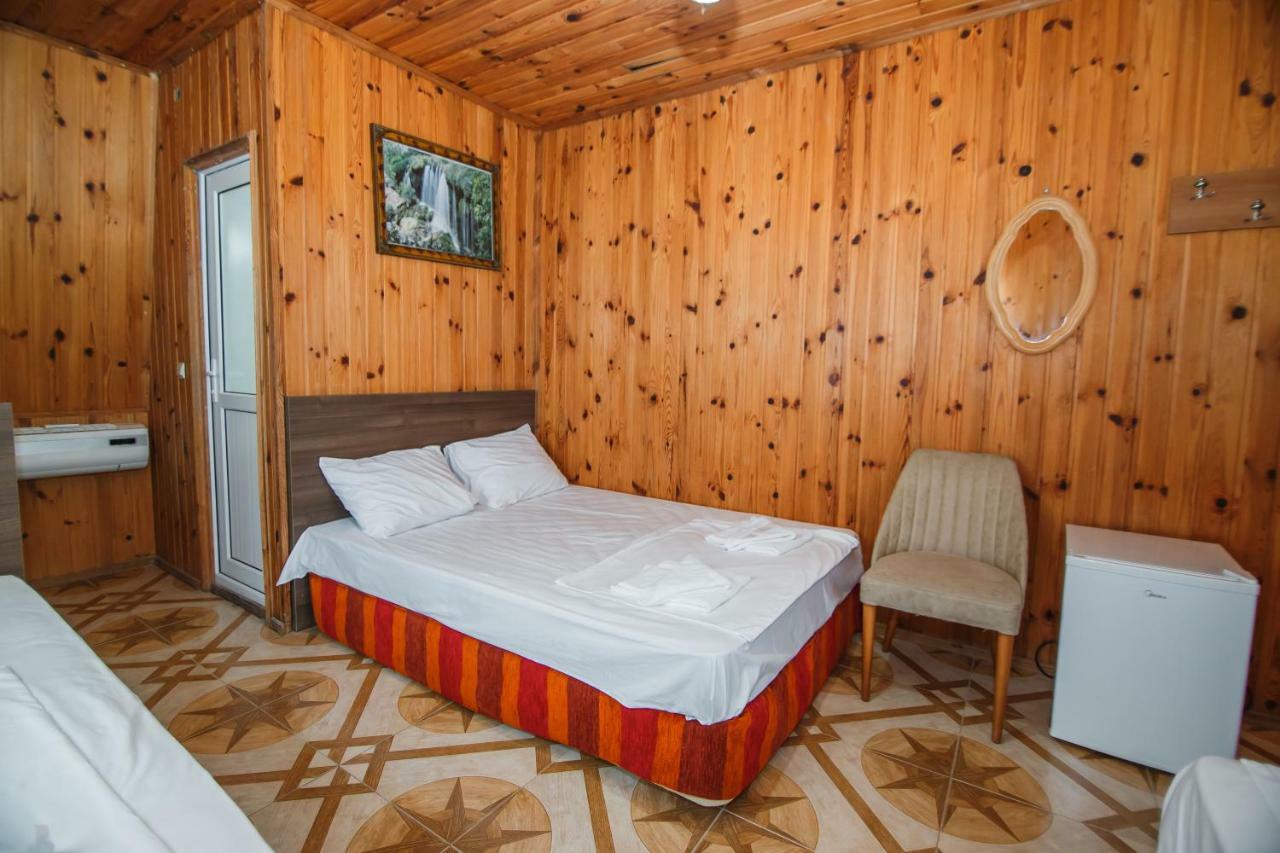 Guest House Nia Гонио Екстериор снимка