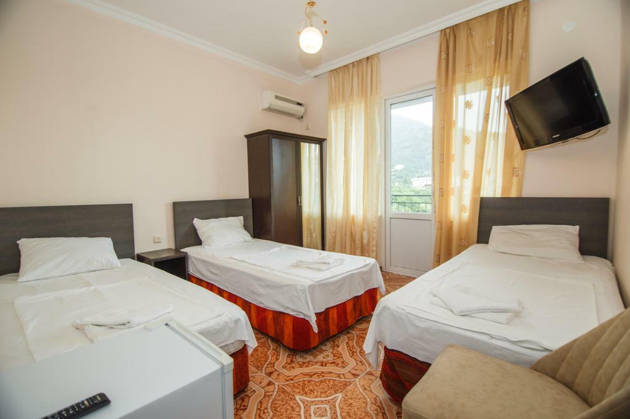 Guest House Nia Гонио Екстериор снимка